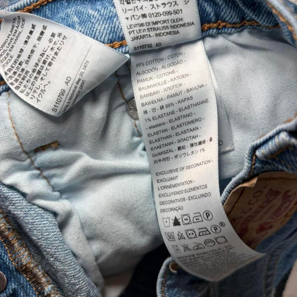 Levi's 501 Women W30 Blue Denim Shorts Casual Everyday Summer - Picture 4 of 8
